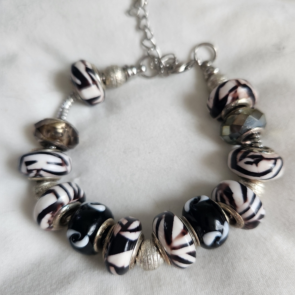 Chic Black and White Silver-Plated Beaded Bracelet